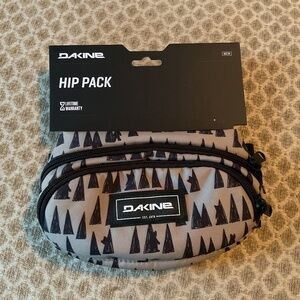 DAKINE HIP PACK BEAR GAMES 9” WIDE NWT